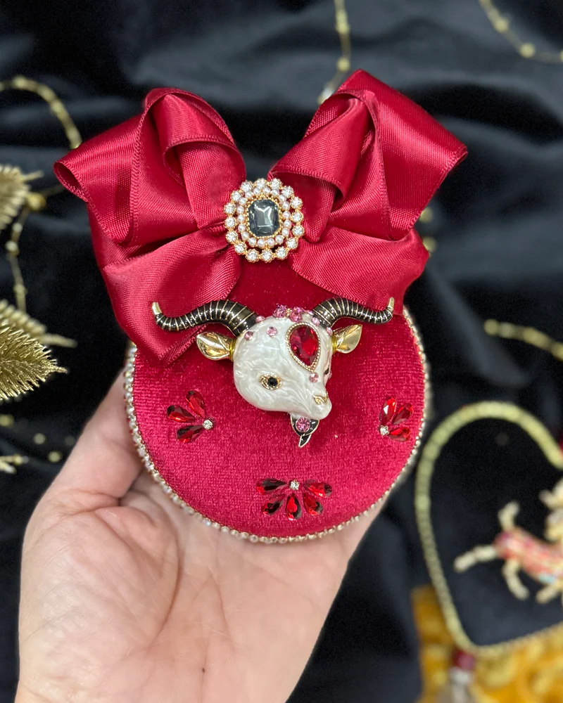 Подарок на Новый год ёлочная игрушка «Козочка» — Красный