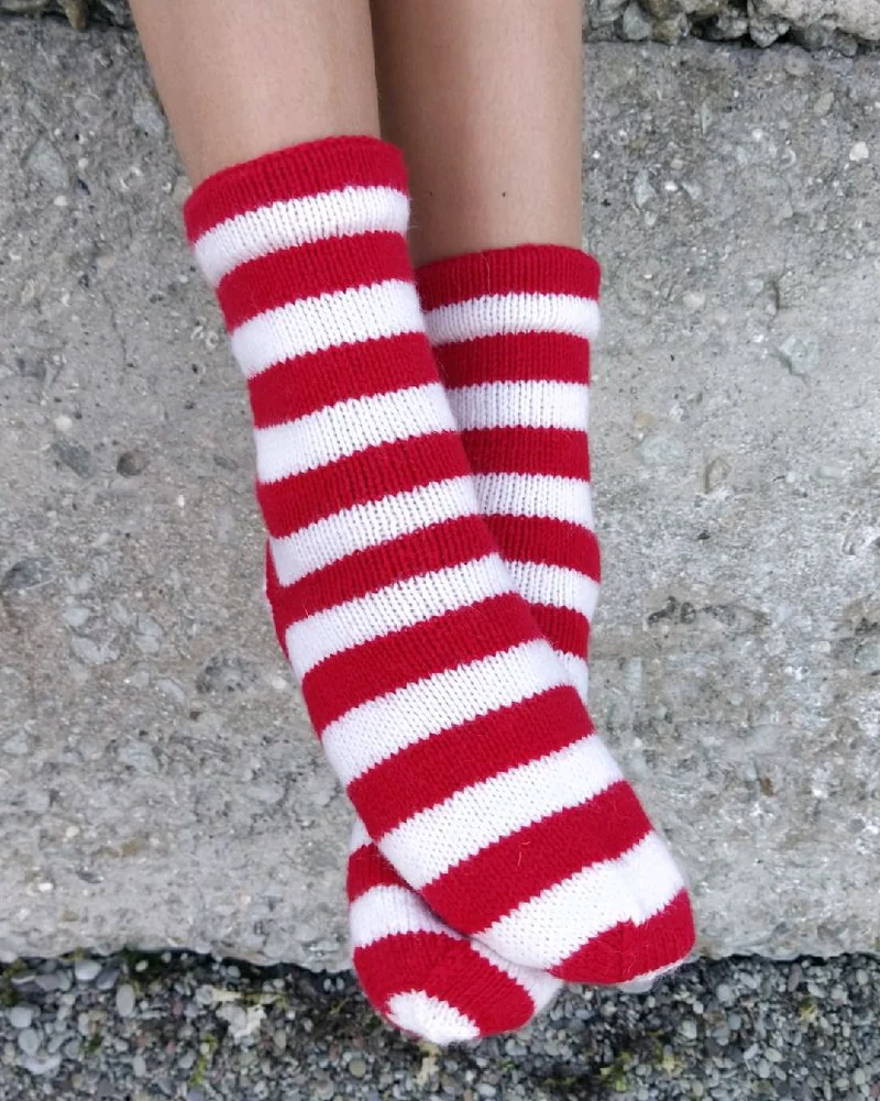 RussianSocks Вязаные носки полосатые красные шерстяные новогодние Гном — Красные полосатые носки Гном