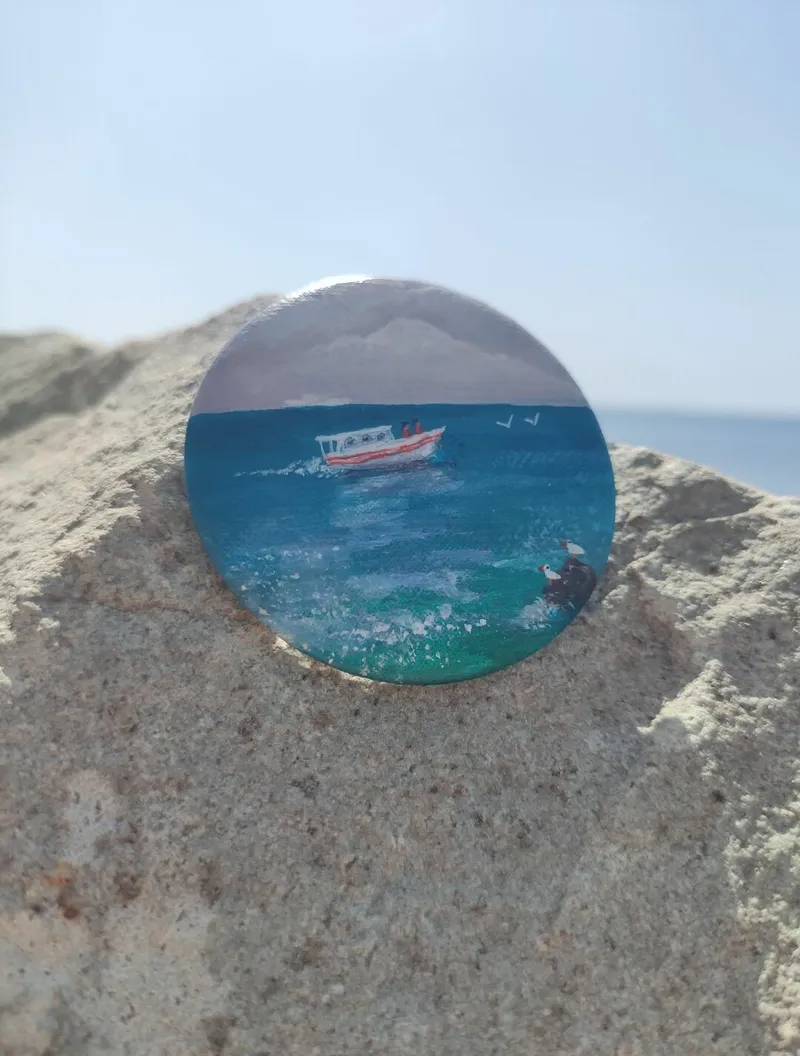 Брошь Катер в море 2. Миниатюра на Холсте. Морской пейзаж