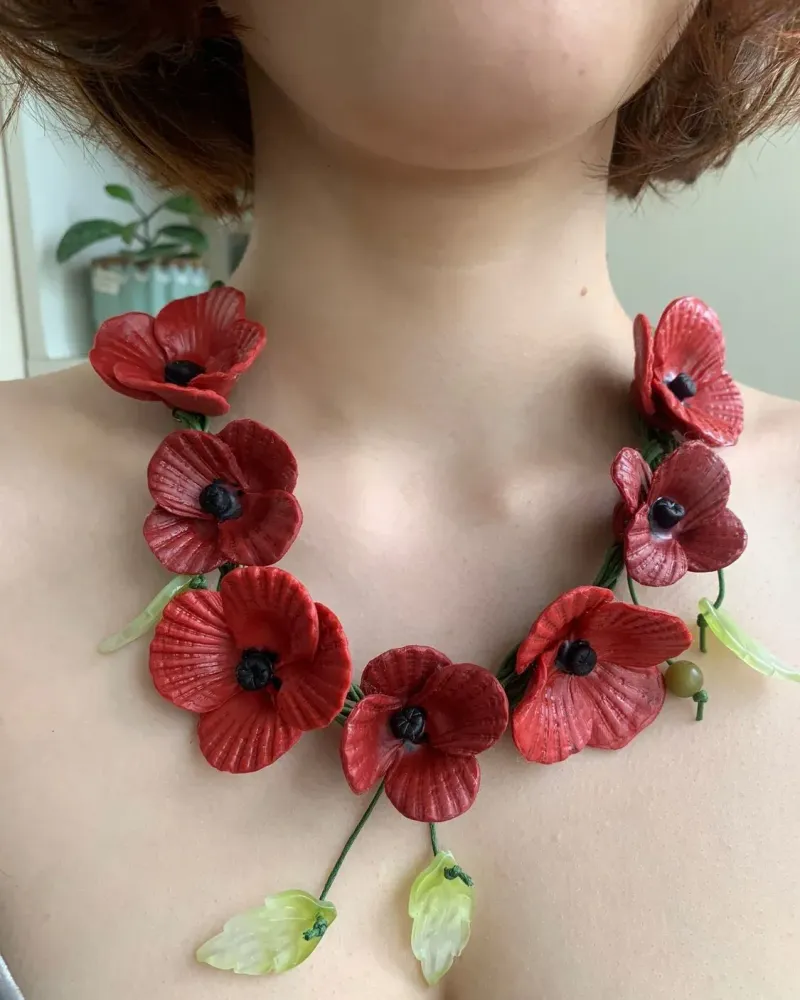 Колье с маками из полимерной глины