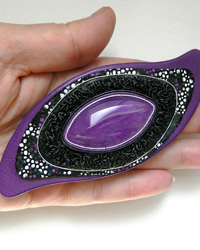 Заколка автомат для волос из кожи Волна с агатом сиреневый лиловый