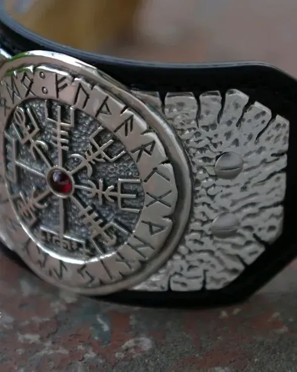 Рунический браслет Vegvisir - (Рунический компас) — Основной
