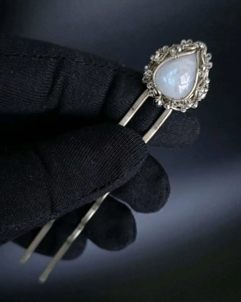 Шпилька для волос с лунным камнем, заколка "Moon flower" — голубой — Лунный камень
