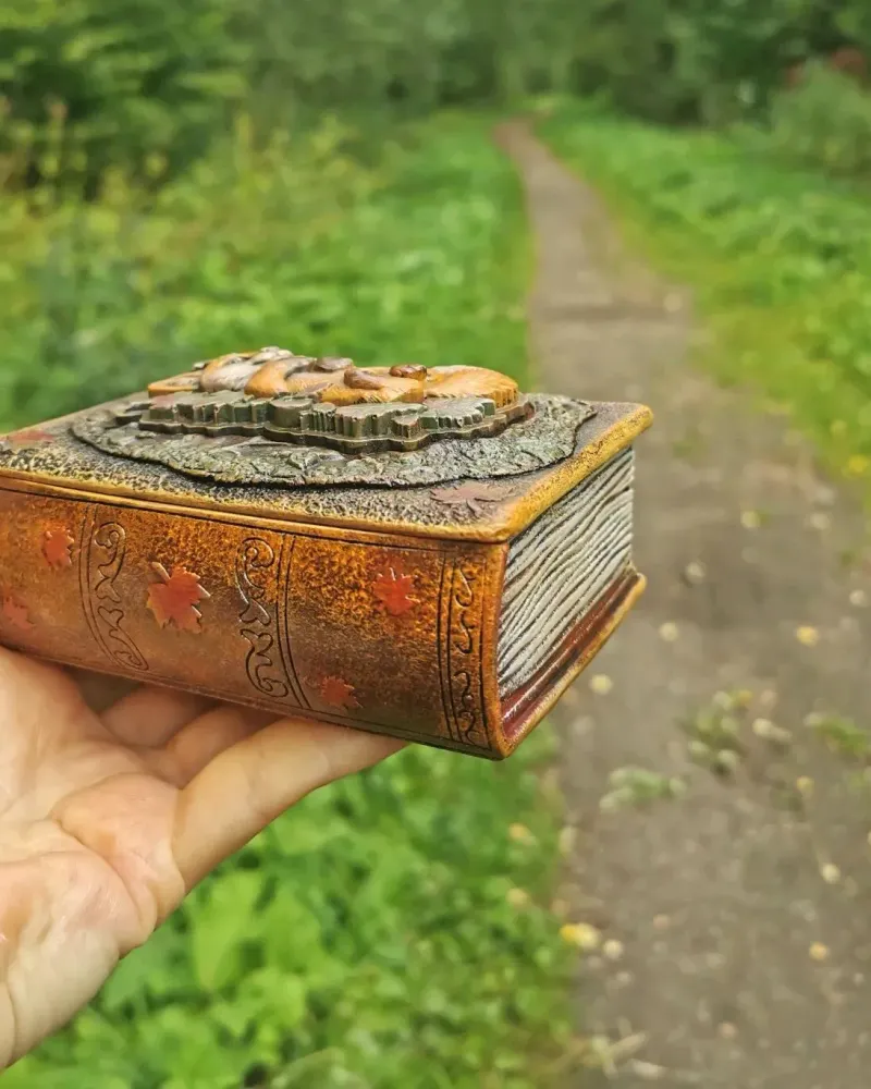 Шкатулка-книга «Осенняя лисичка»