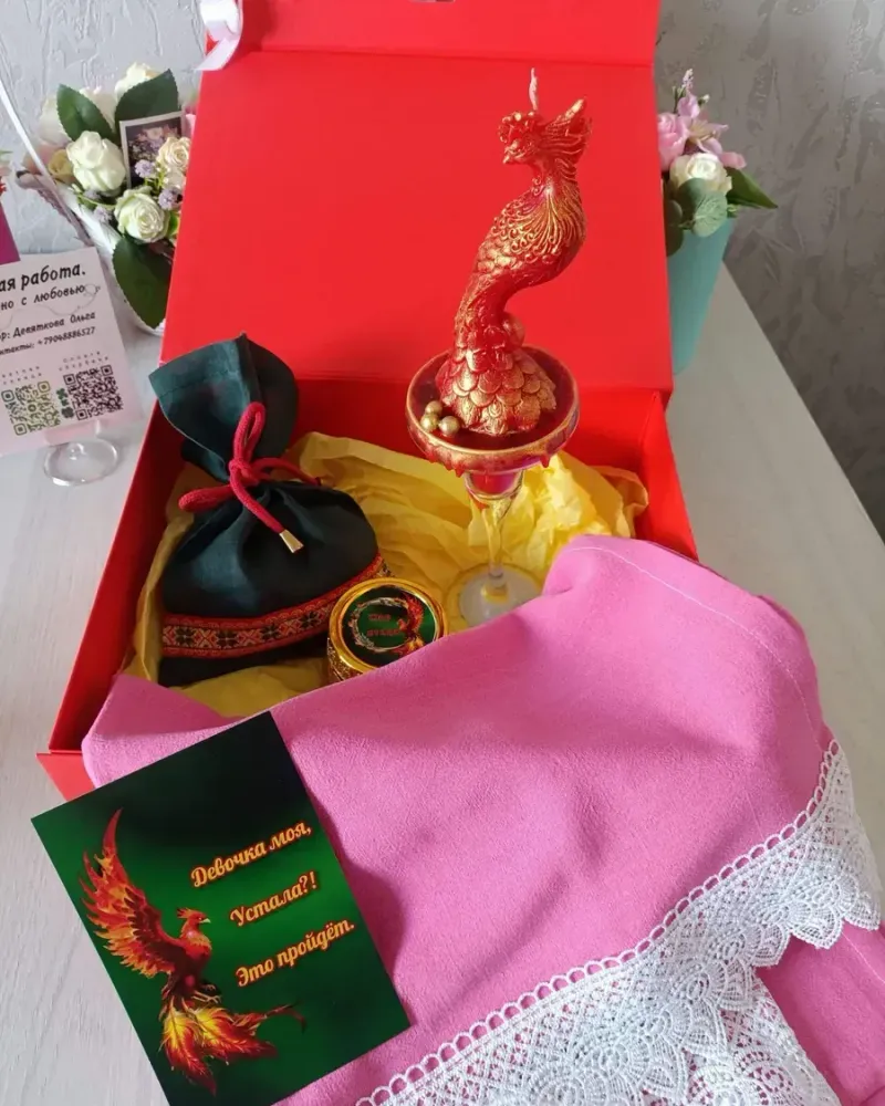 Подарочный бокс «Жар-птица» с крапивным полотенцем и свечой — Красный бокс