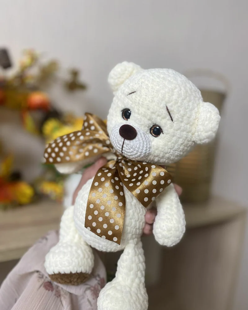 Вязаный белый мишка амигуруми
