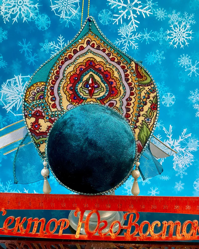 Ёлочная игрушка из коллекции Кокошники «Купеческая дочка»