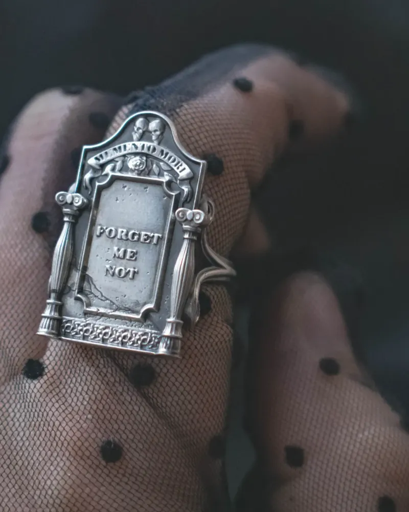 Кольцо «Надгробие» — Forget me not