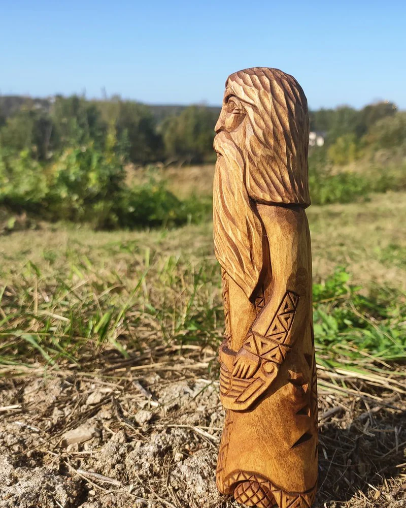 Фигурка «Старец-гусляр» из липы, с посохом — Фигурка «Старец-гусляр» из липы, с посох