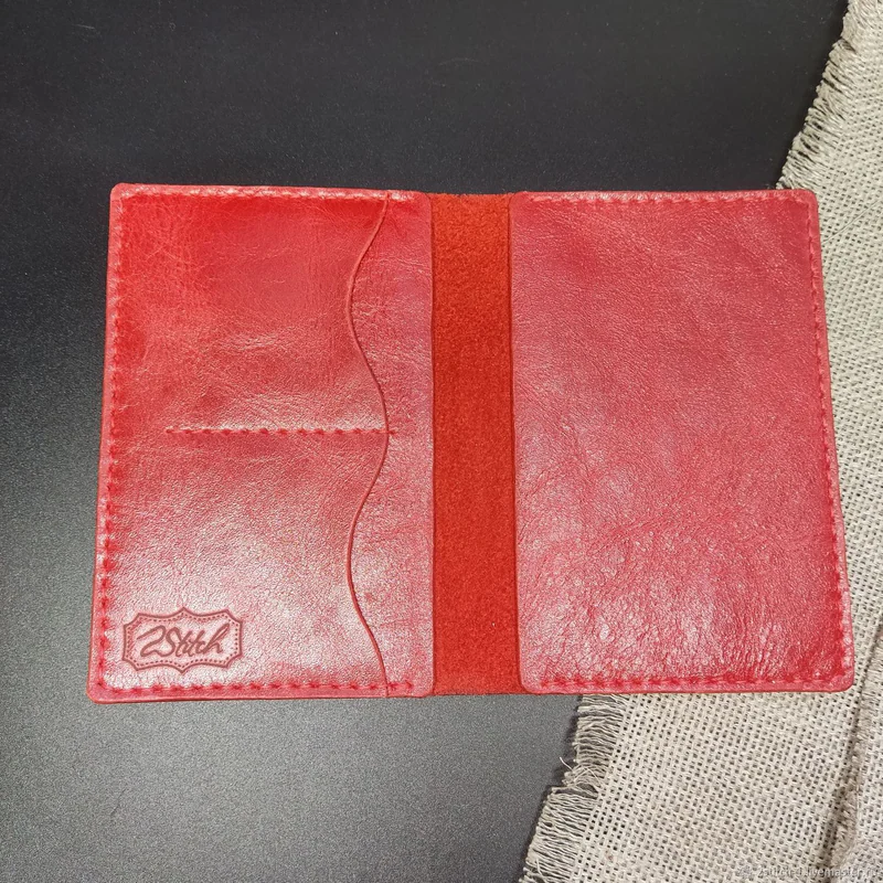 Обложка на паспорт Red