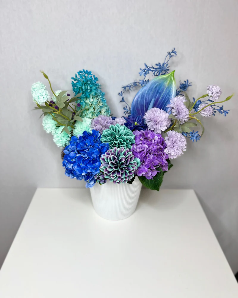 Композиция в холодных оттенках 💙