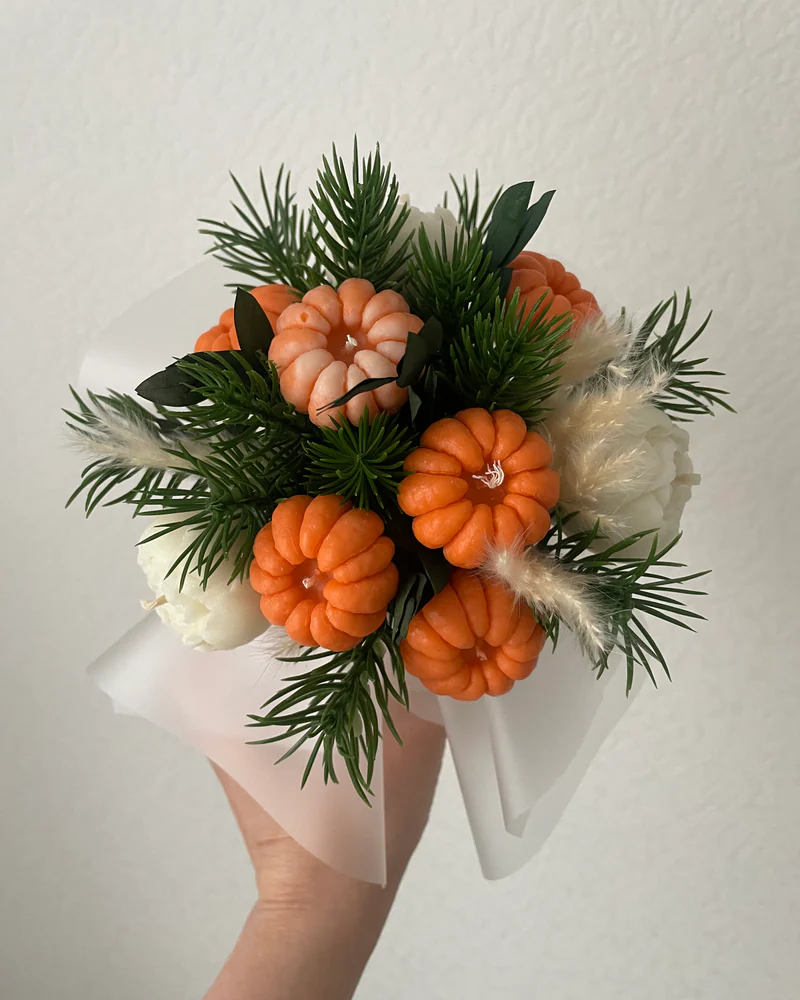 Новогодний букет свечей — Белый