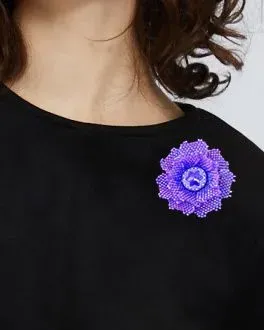 Сиреневая брошь «Цветок» с кристаллом Swarovski, D4см, ручная работа