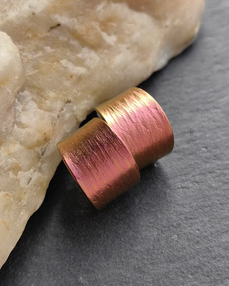 Серьги гвоздики из титана базовые — Розовые широкие