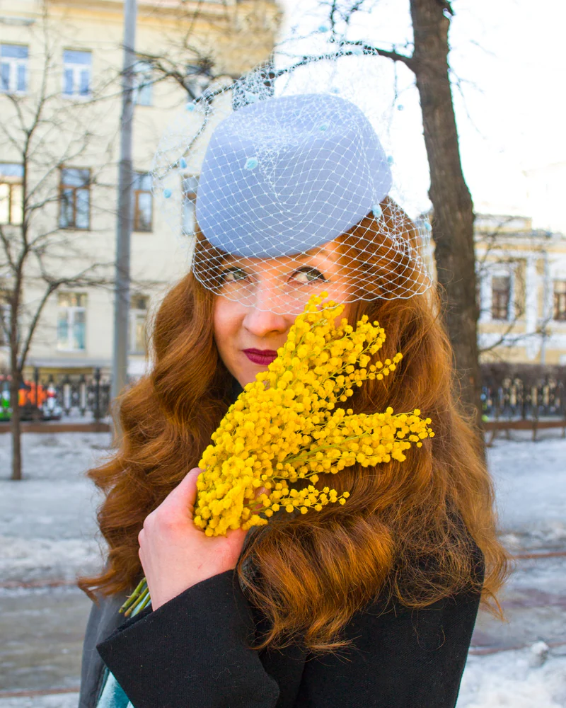Шляпка Амазонка голубая