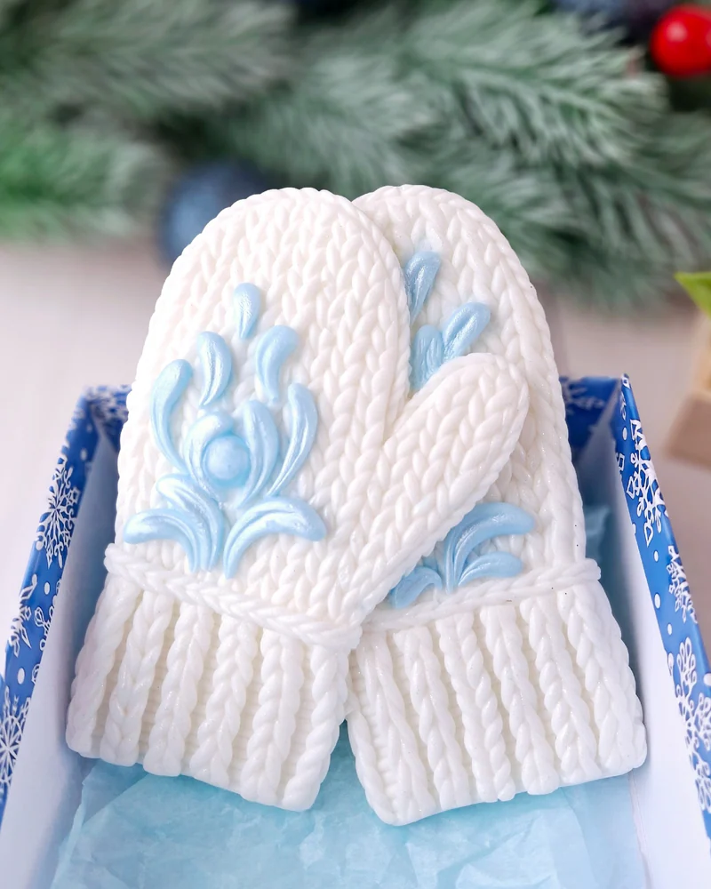 Вязаные варежки