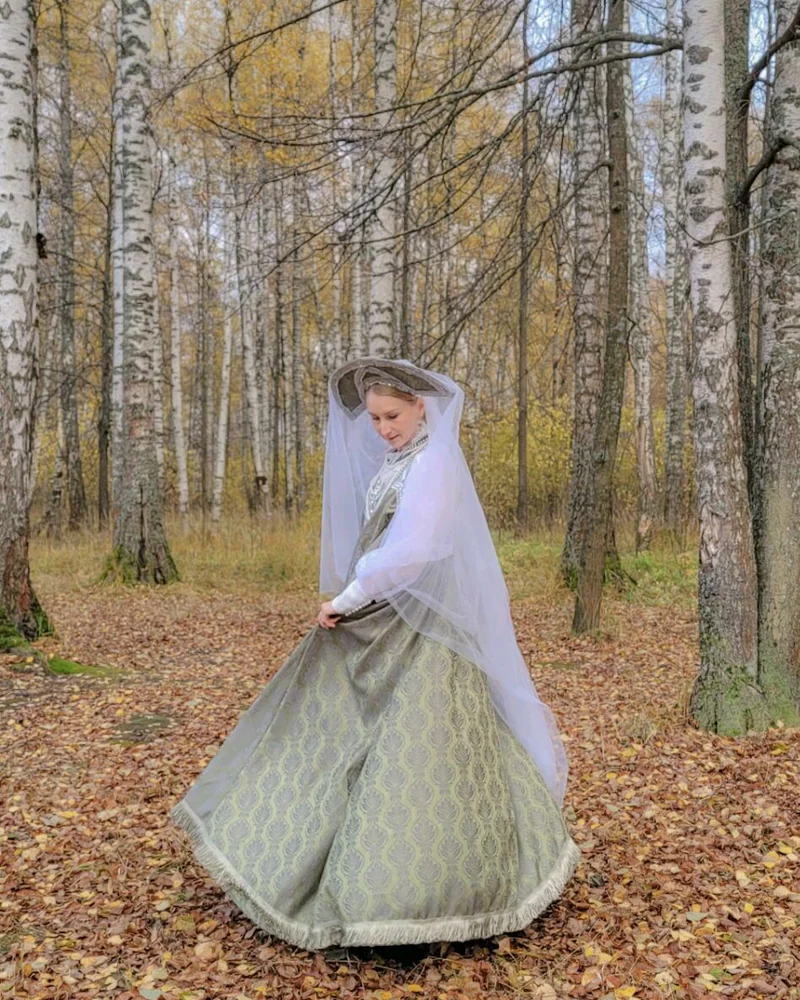 Костюм с сарафаном и блузкой, зелёный с белым
