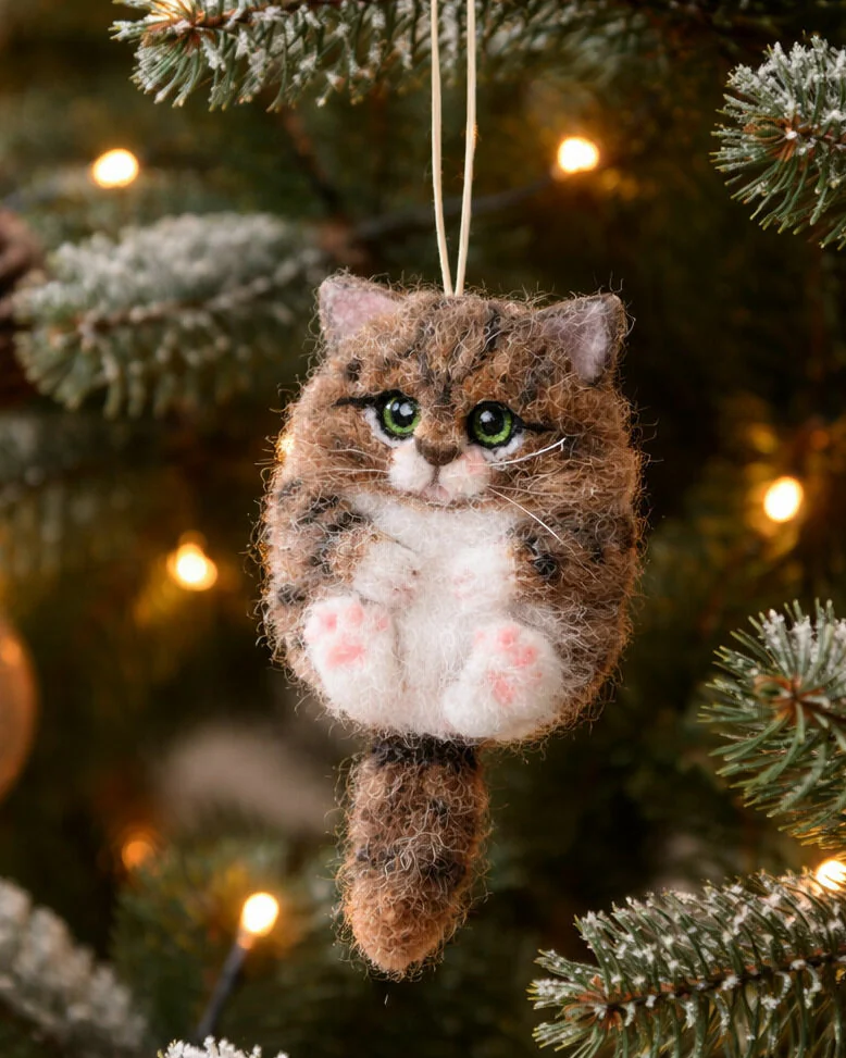 Валяная брошь Котик