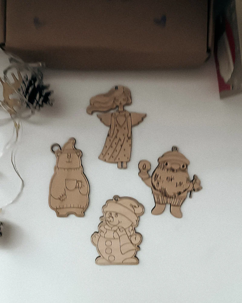 Елочные игрушки из дерева