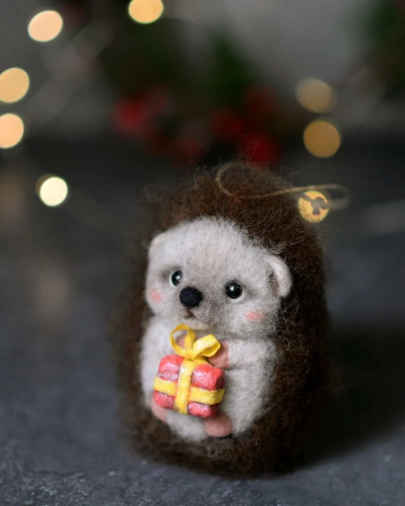 Ёлочная игрушка Ёжик из шерсти