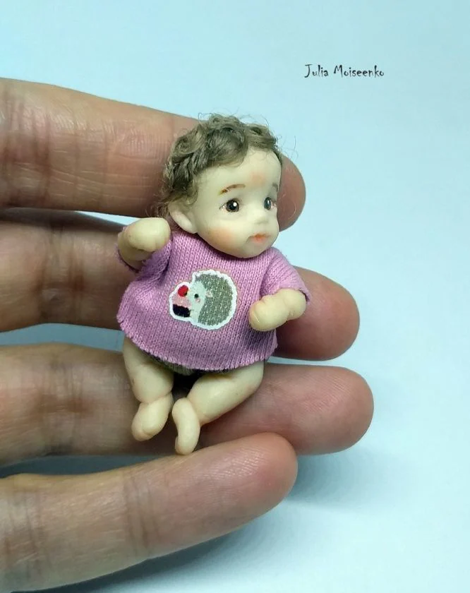 Кукла Девочка малышка для кукольного дома Миниатюра 1 к 12