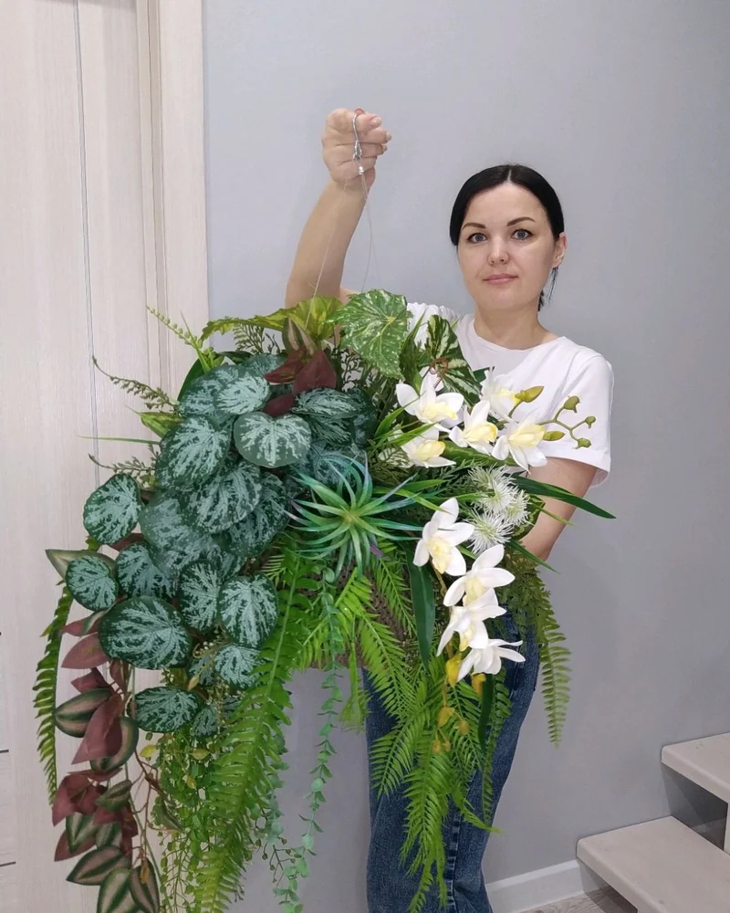 Ампельная композиция из флористической зелени — Ампельная композиция из флористической
