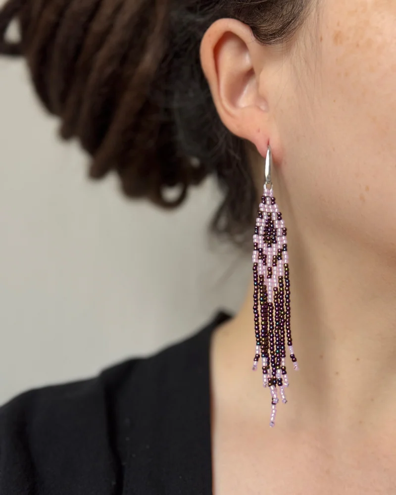 Серьги из бисера с бахромой — Фиолетово-розовый
