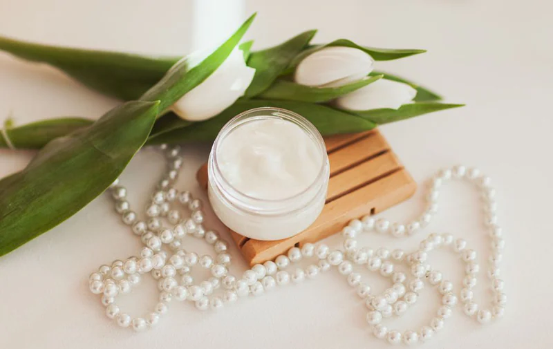 Крем для рук, тела Silk skin с шелком увлажнение питание белый