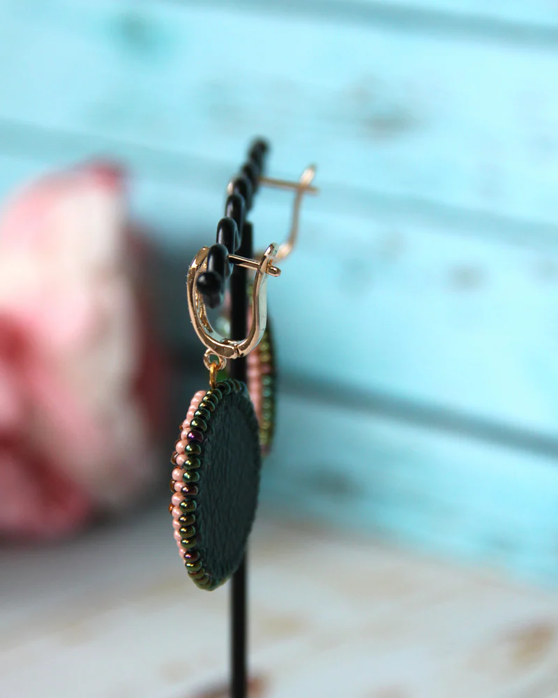Серьги из бисера — Зеленый/Коричневый