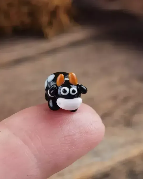 Стеклянная фигурка «Корова крошечная» — Высота 8 мм