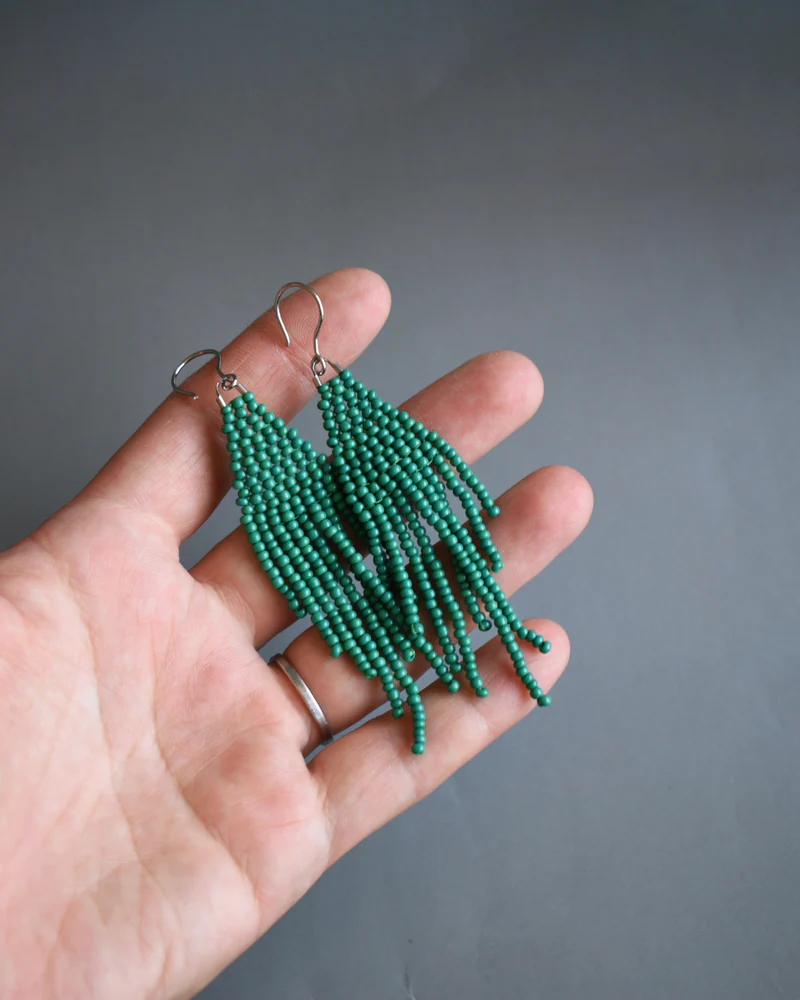 Серьги-кисти из бисера — Зелёный