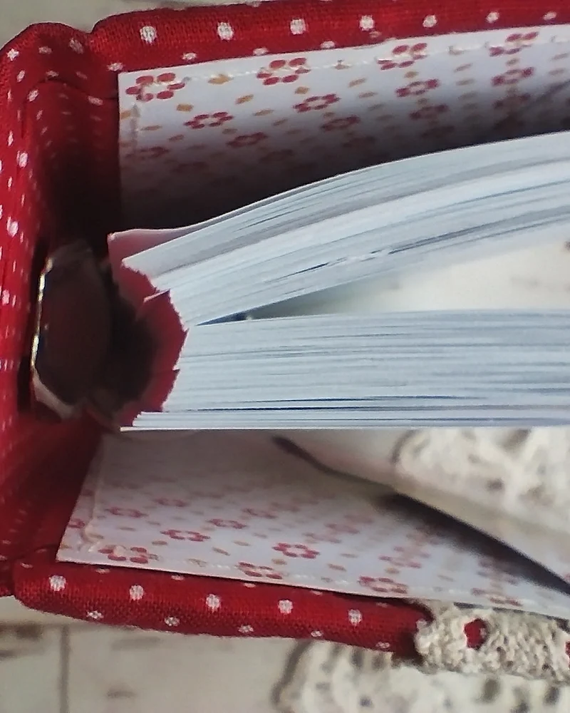 Кулинарная книга на кольцах 13×16 см — Красная в горошек, клубника