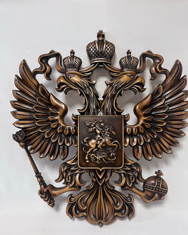 Герб Российской Федерации из дерева