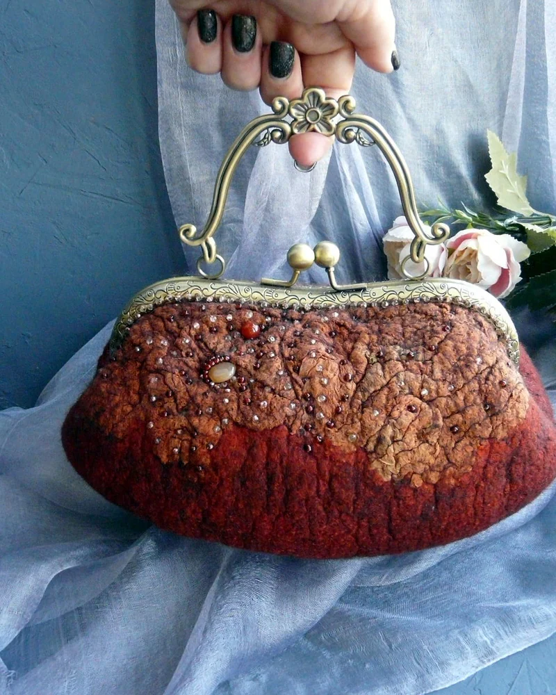Клатч вечерний женский коричневый. Сумка с фермуаром