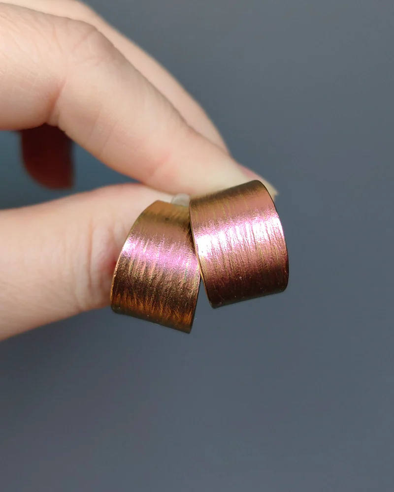 Серьги гвоздики из титана базовые — Розовые широкие