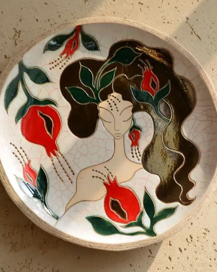 Блюдо декоративное керамическое «Гранат — символ изобилия», 40 см — Единственный экземпляр