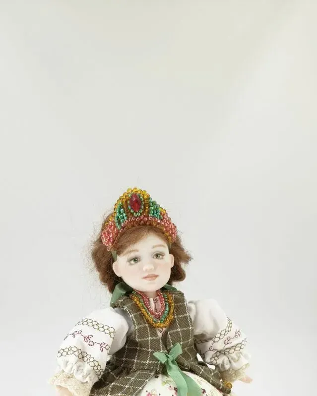Кукла-игольница фарфоровая в русском костюме, 18 см