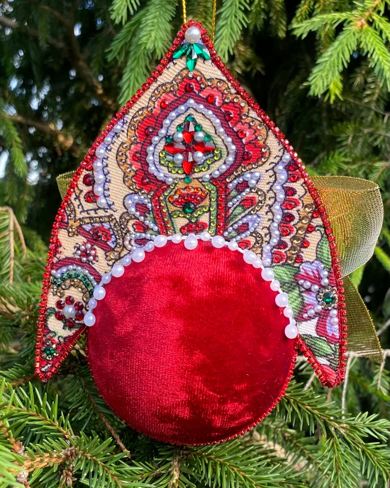 Ёлочная игрушка из коллекции Кокошники "Русская зима"