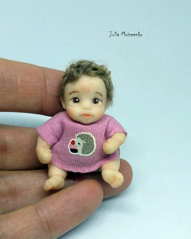 Кукла Девочка малышка для кукольного дома Миниатюра 1 к 12