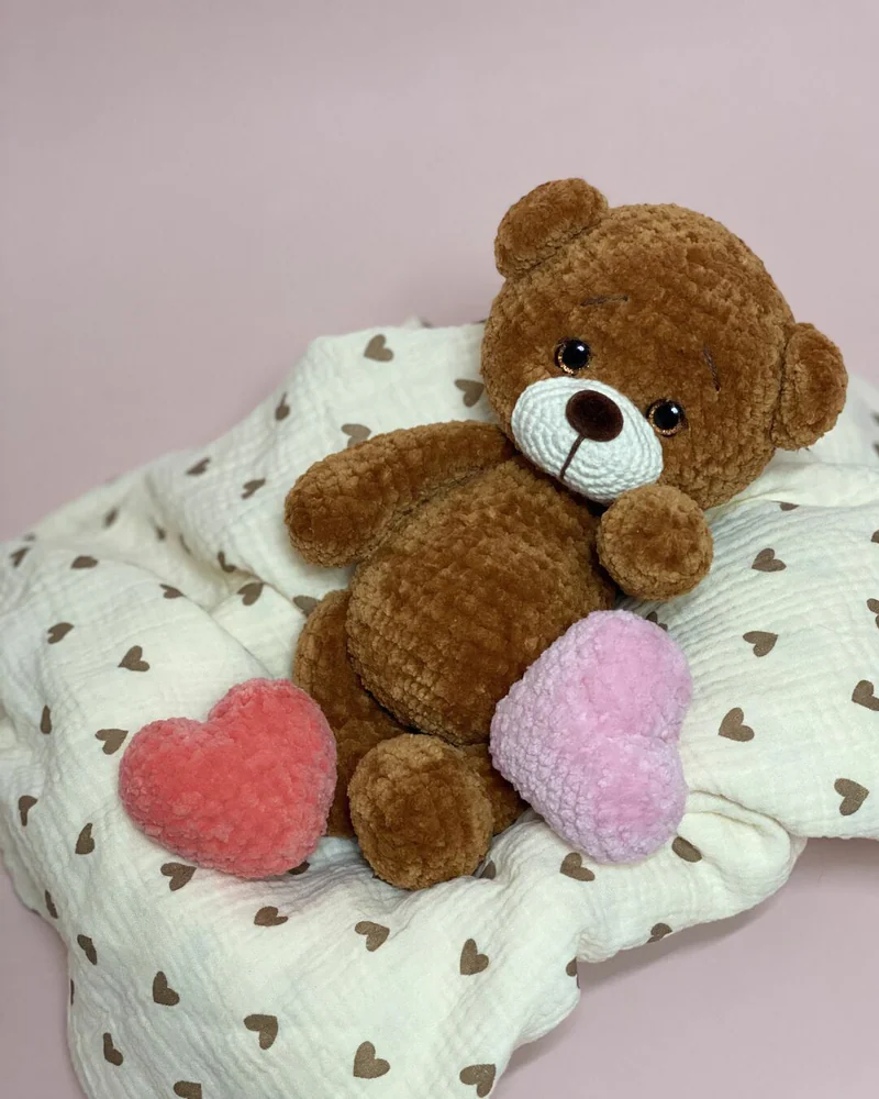 Вязаный коричневый мишка амигуруми