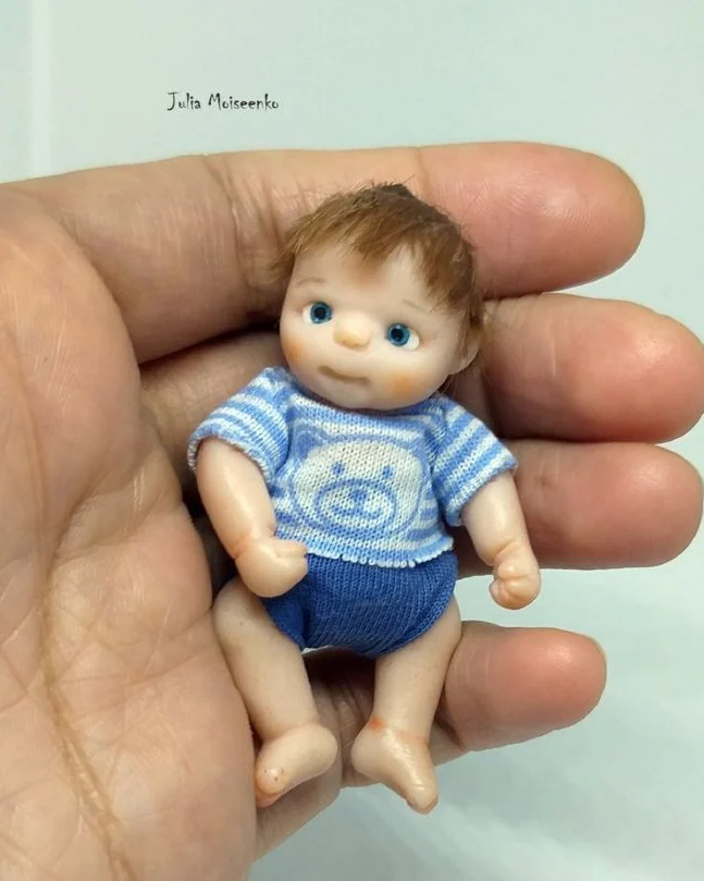 Кукла Мальчик малыш для кукольного дома Миниатюра 1 к 12