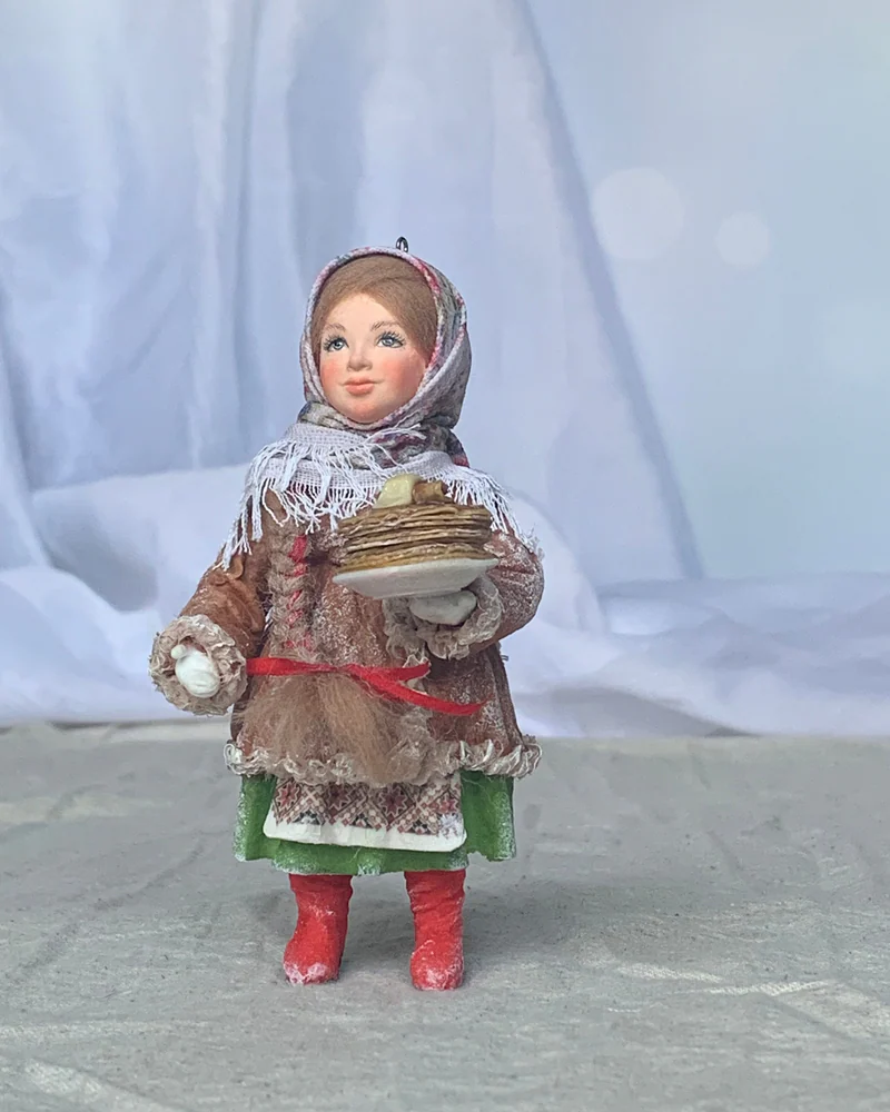 Девочка с блинчиками — Красное платье