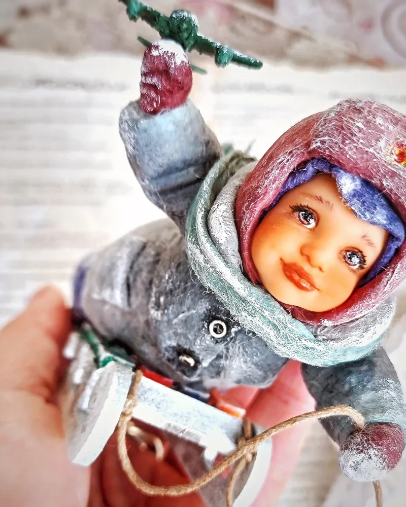Ватная игрушка "Ванечка с самолётиком на санках"