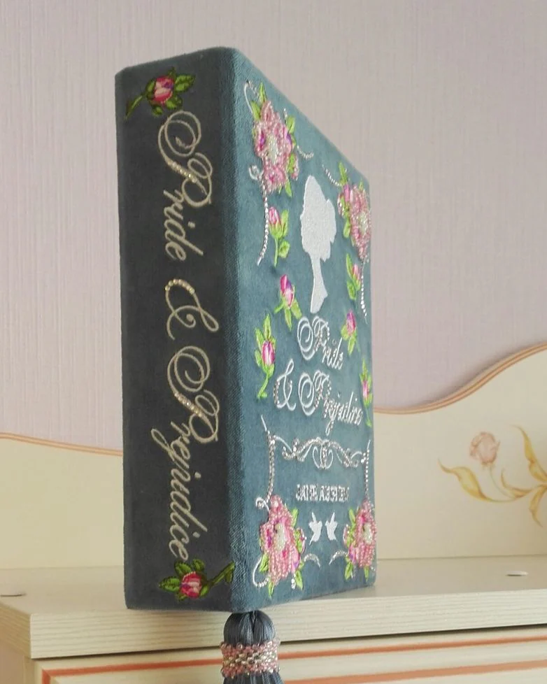 Клатч-книга «Гордость и предубеждение», серо-голубая — Серо-голубая