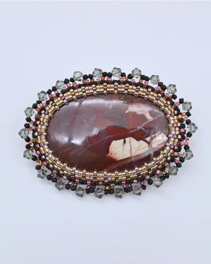Брошь ручной работы с яшмой и Swarovski