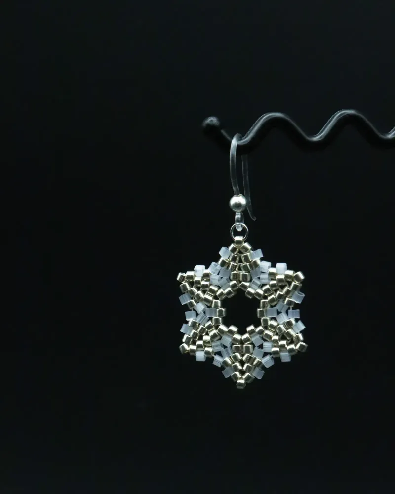 Серьги «Снежинка» из бисера — Короткие