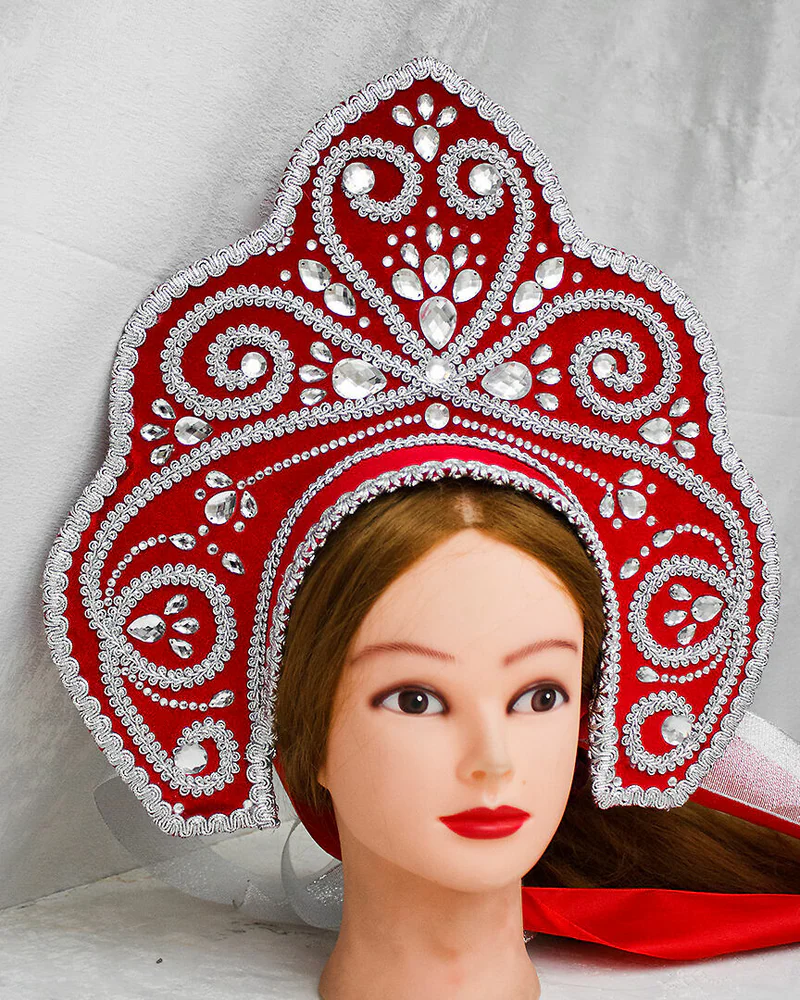 Русский новогодний красный кокошник с серебряным декором — Основной