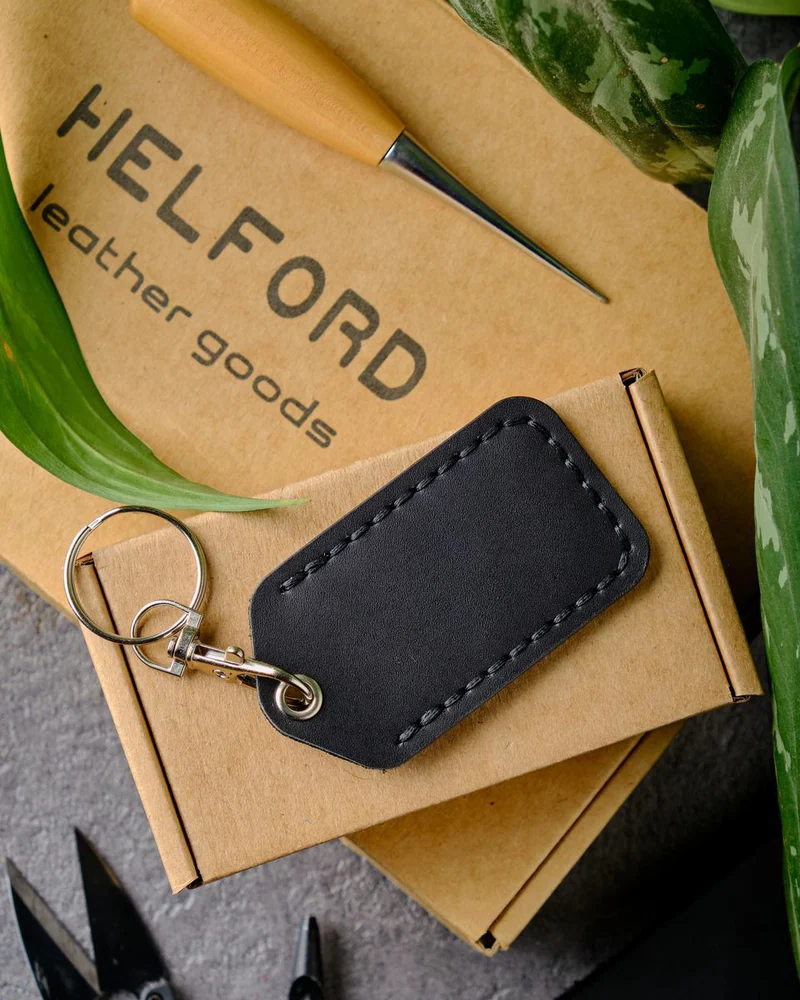Брелок-чехол для ключей из натуральной кожи HELFORD Smart чёрный