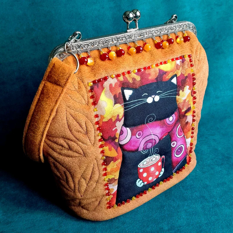 Сумочка с фермуаром «Котик» из флока, рыжая