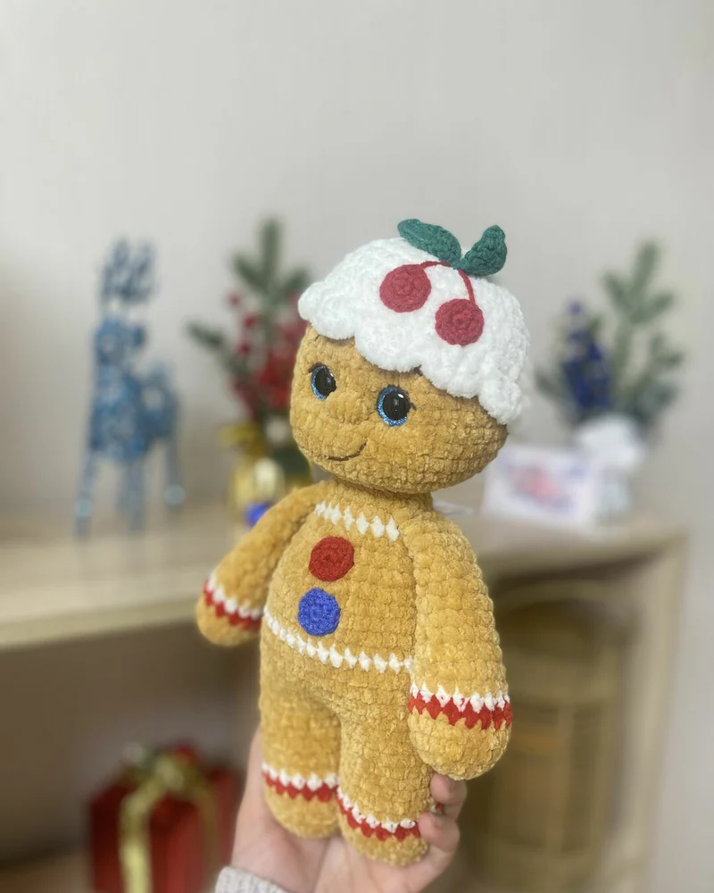 Вязаный пряничный человечек амигуруми